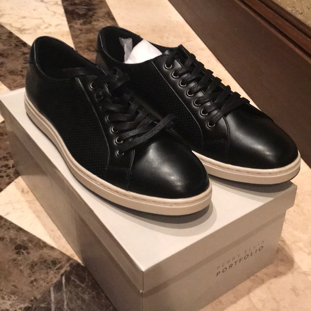 Men’s New Shoes Size 10 Perry Ellis